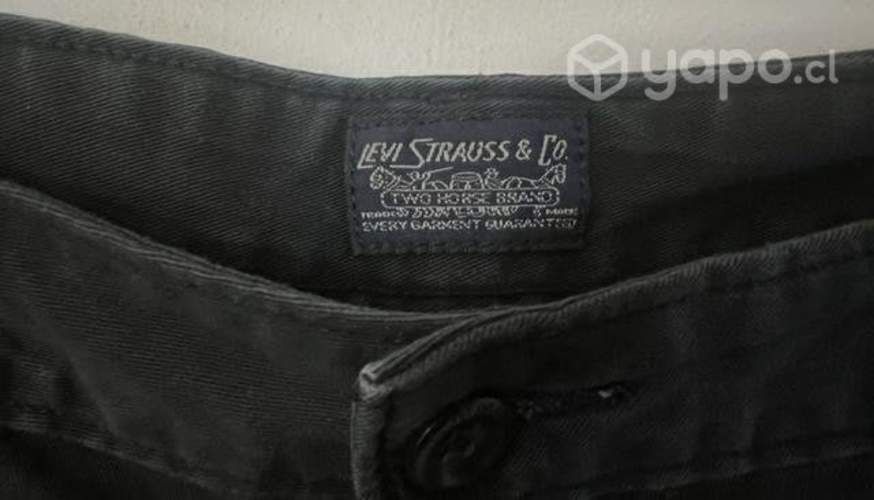 Bermuda Short Cargo Marca Levi's Talla 52 Negro