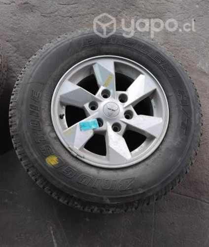 Llanta Aluminio Con Neumático 245 70 R16 (MLI032)