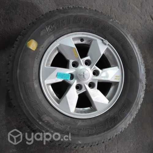 Llanta Aluminio Detalle Con Neumático 245 70 R16 (