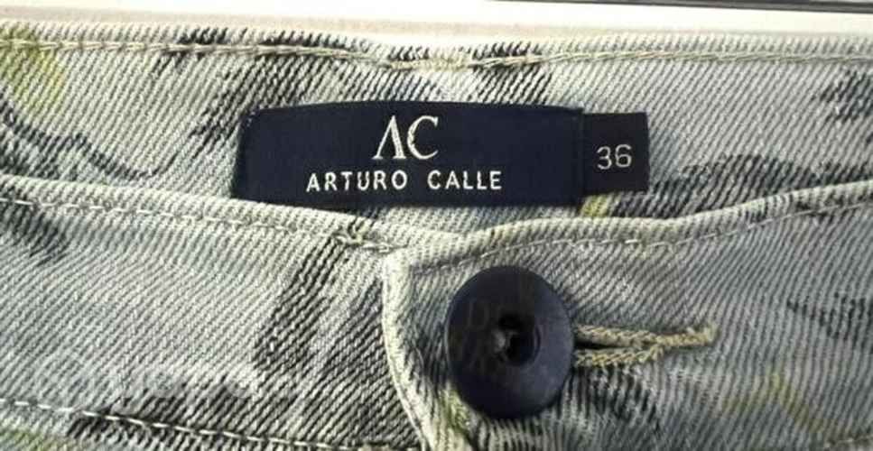 Bermuda Marca Arturo Calle Talla 54 jeans celeste