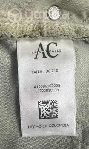 Bermuda Marca Arturo Calle Talla 54 jeans celeste