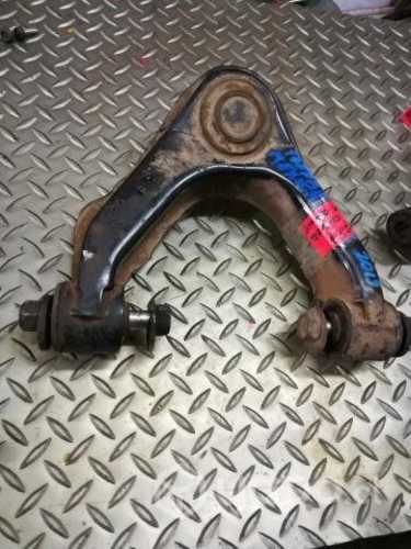 Bandeja superior derecha Nissan Terrano