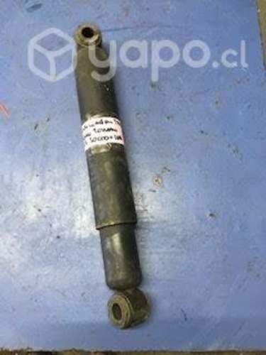 Amortiguador trasero Nissan Terrano 2014