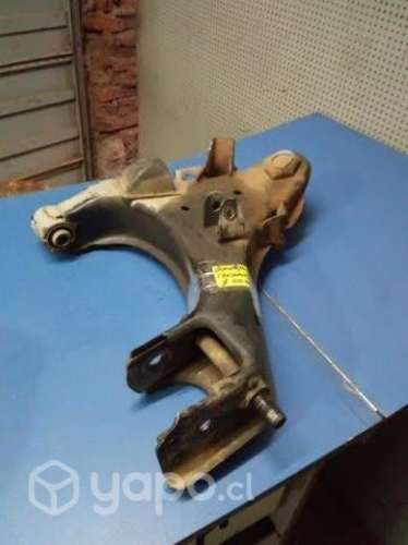 Bandeja inferior derecha Nissan Terrano 4x4 2002