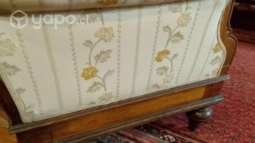 Finísimo Bergere/ Sitial antiguo de madera labrada