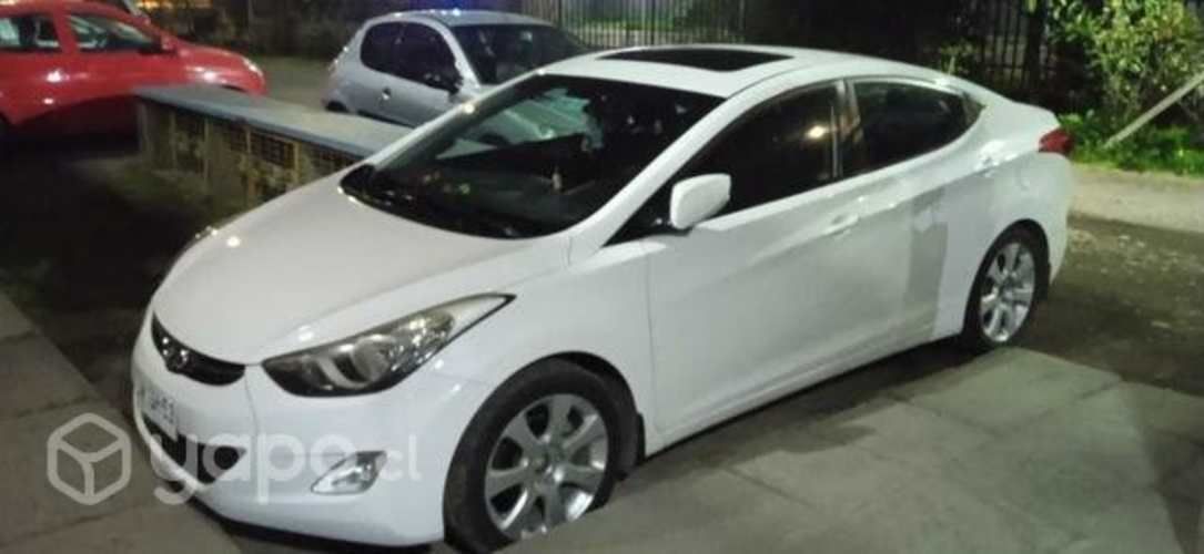 Hyundai Elantra 2012 full equipo