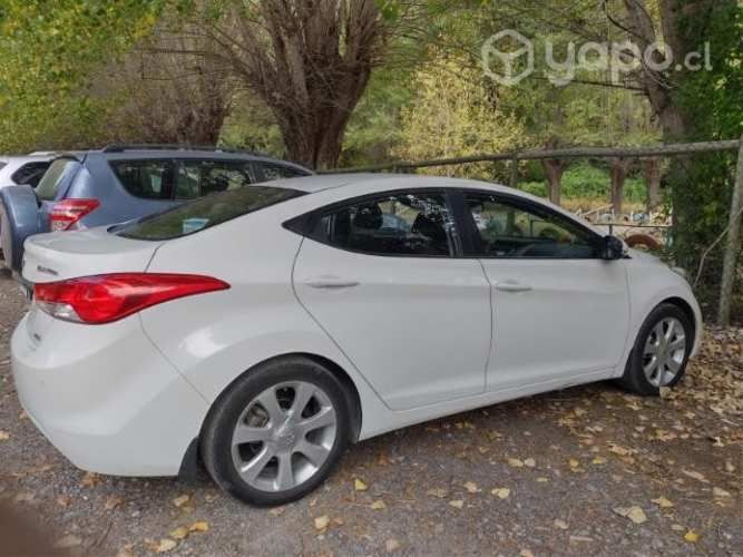 Hyundai Elantra 2012 full equipo