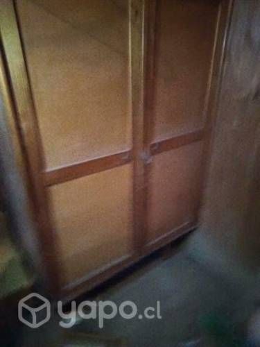 Closet 2 puertas antiguo