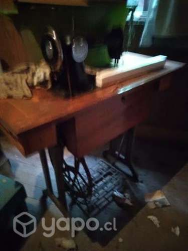 Maquina de coser antigua