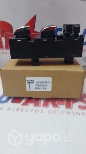 Botonera delantera izquierda con bordes cromados