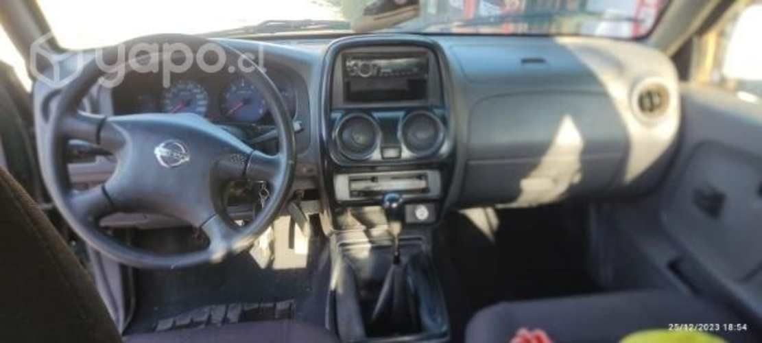 Camioneta Nissan Terrano  2013