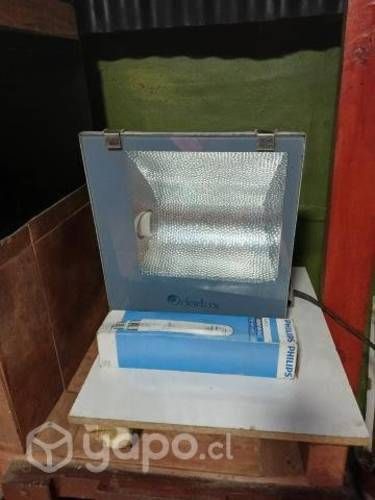 Foco proyector grande faenero con ampolleta se ent