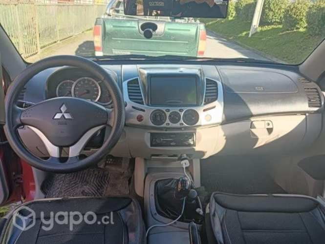 Mitsubishi l200 2012
