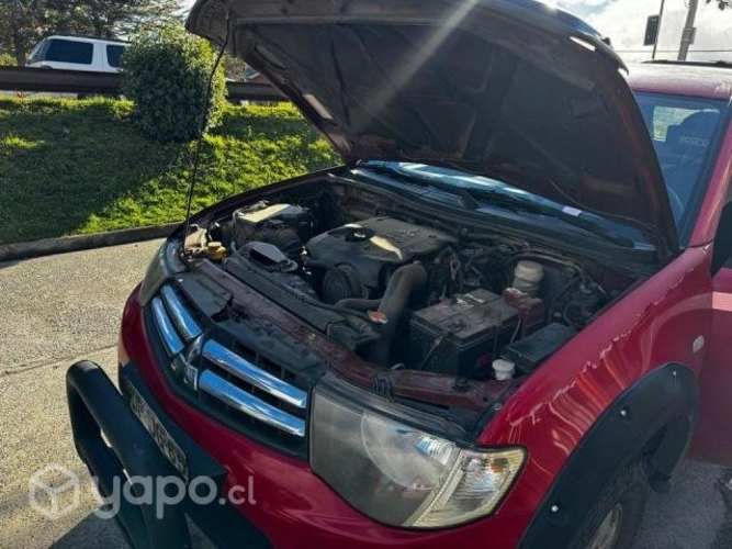 Mitsubishi l200 2012