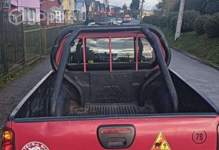 Mitsubishi l200 2012