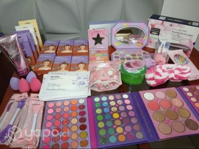 Set de skin care y sombras kevin y coco