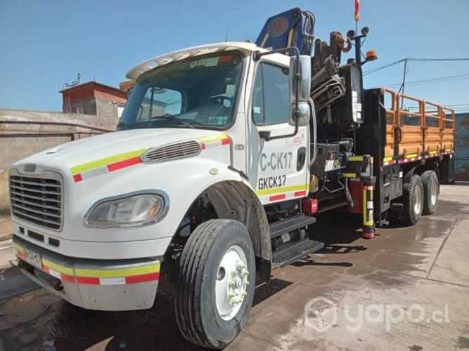 Camión Pluma Freighliner M2 106