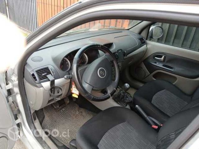 Se vende renault symbol 2012