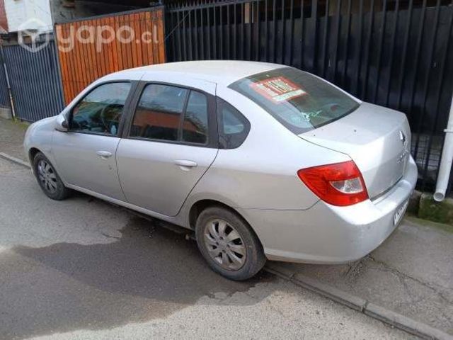 Se vende renault symbol 2012