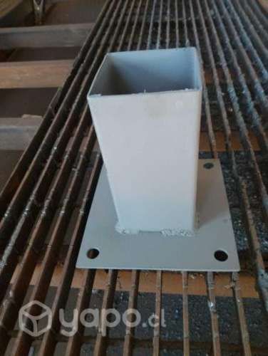 Base metalica con perforacion