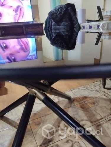 Mesa de comedor de vidrio