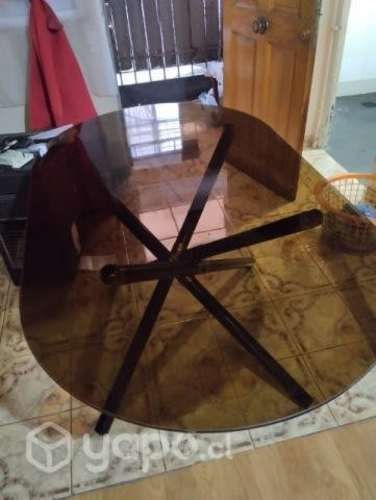 Mesa de comedor de vidrio