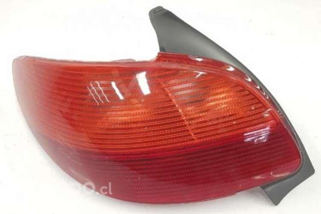 Foco trasero izquierdo peugeot 