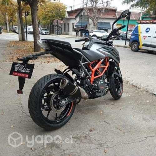 Moto KTM DUKE 250 semi nueva 2023