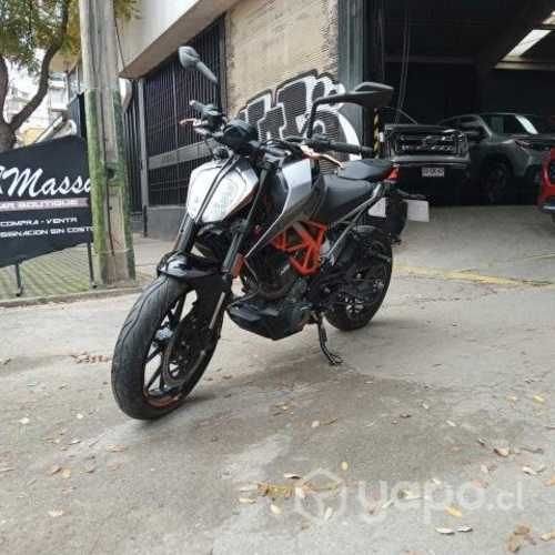 Moto KTM DUKE 250 semi nueva 2023