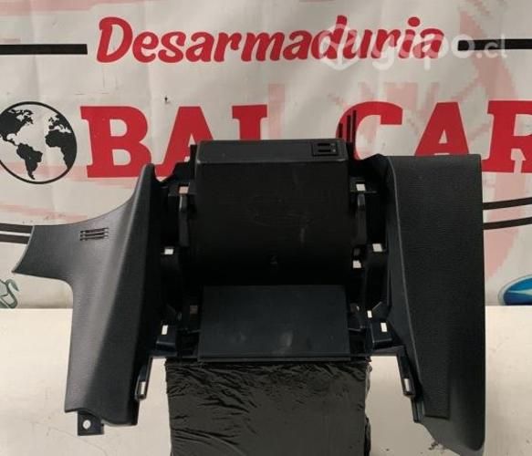 Moldura con entrada usb TOYOTA COROLLA CROSS CVT