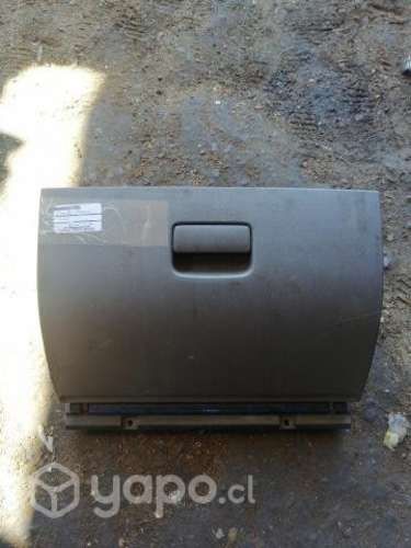 Guantera Nissan Terrano 2014