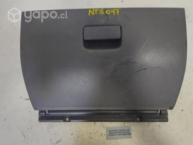 Guantera Tablero C/Rayas (NTS047) Nissan Terrano M