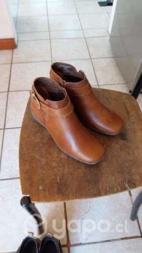 Botas 16 hrs casi nuevas