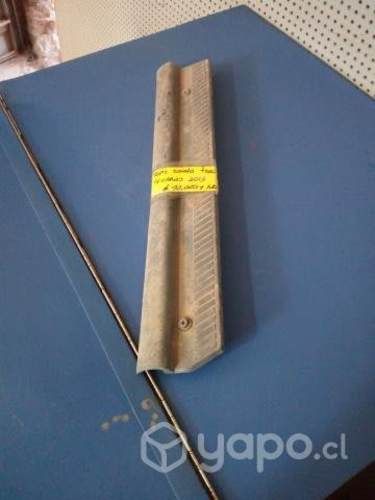 Cubre zocalo trasero izquierdo Nissan Terrano