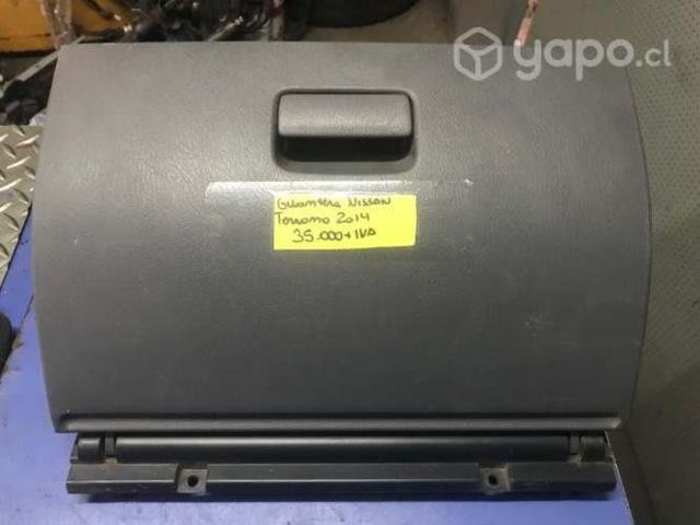 Guantera Nissan Terrano