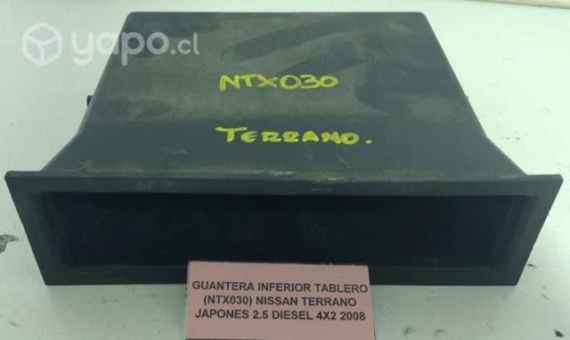 Guantera Infer Tablero (NTX030) Nissan Terrano Jap