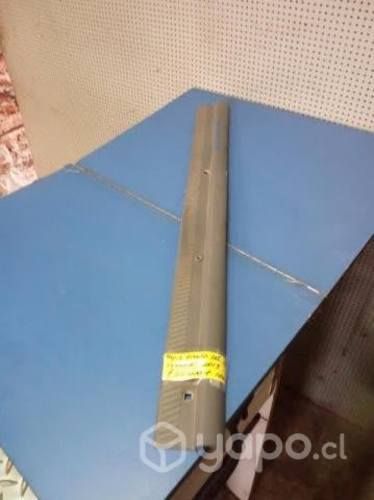 Cubre zocalo delantero izquierdo Nissan Terrano