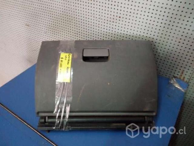 Guantera Nissan Terrano (Manuel)