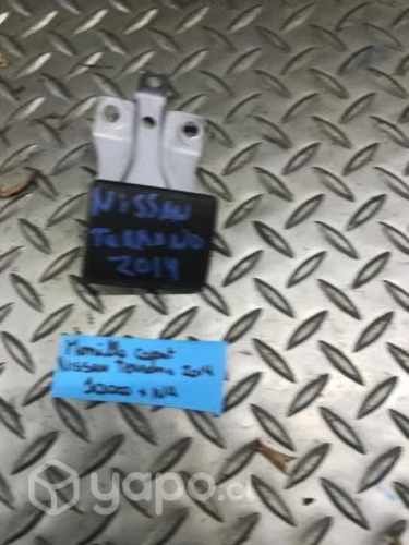 Manilla Capot Nissan Terrano