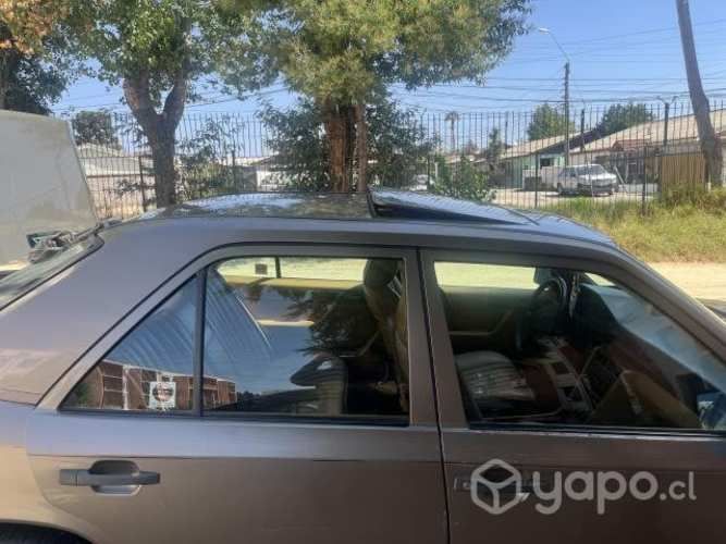 Vendo auto Mercedes Benz automático