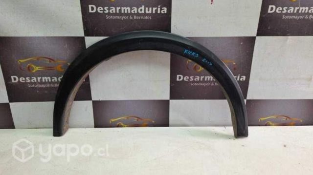 Moldura tapabarro Kicks 2021 a 2024 2.1