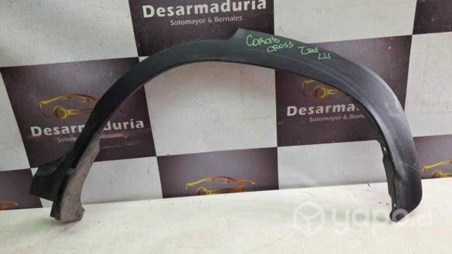 Moldura tapabarro Corolla cross trasera Lh 2.1