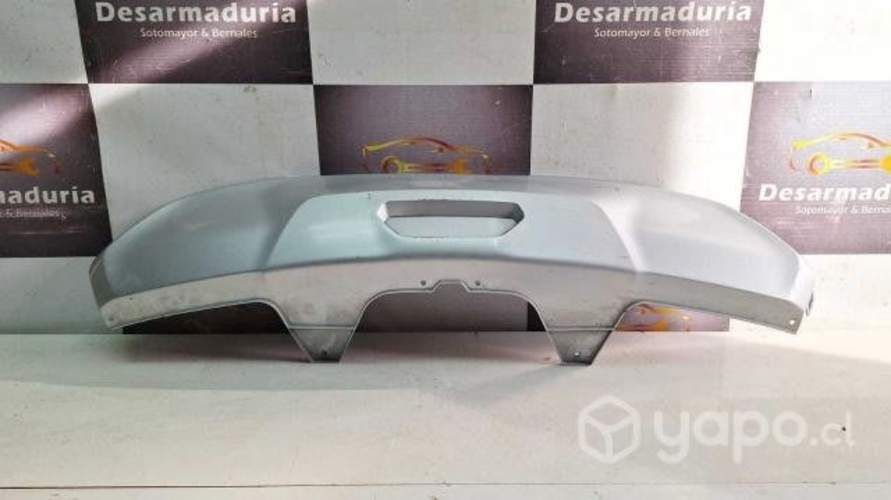 Moldura parachoque Tracker 2021 a 2024 2.1