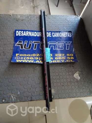 Moldura Derecha Parabrisa Nissan Terrano 2014