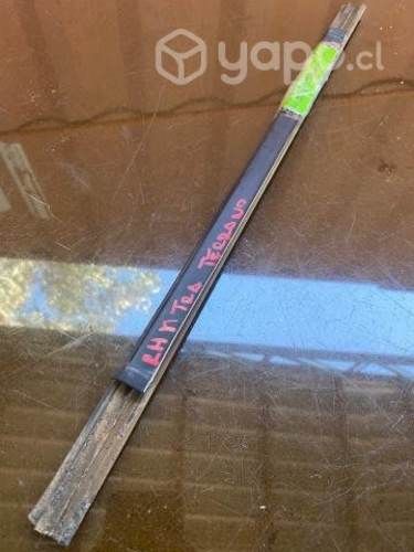 Moldura lame vidrio puerta tras der Terrano 2014