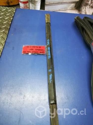 Moldura lame vidrio trasera derecha Nissan Terrano