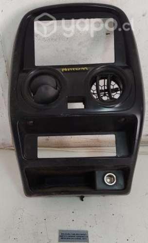 Moldura Tablero Radio (NMT071) Nissan Terrano 2.5