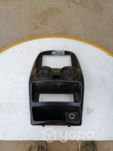 Moldura tablero radio Nissan Terrano Mexicana 2014