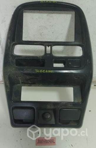 Moldura Tablero Radio (NTX051) Nissan Terrano Jap