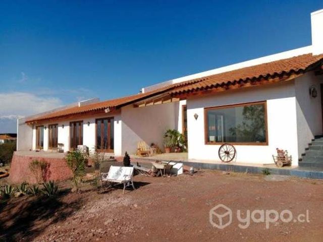 Hermosa casa , en seguro y exclusivo condominio